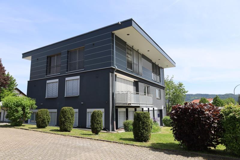 ATTRAKTIV UND MODERN: Gewerbeanwesen in Frommern