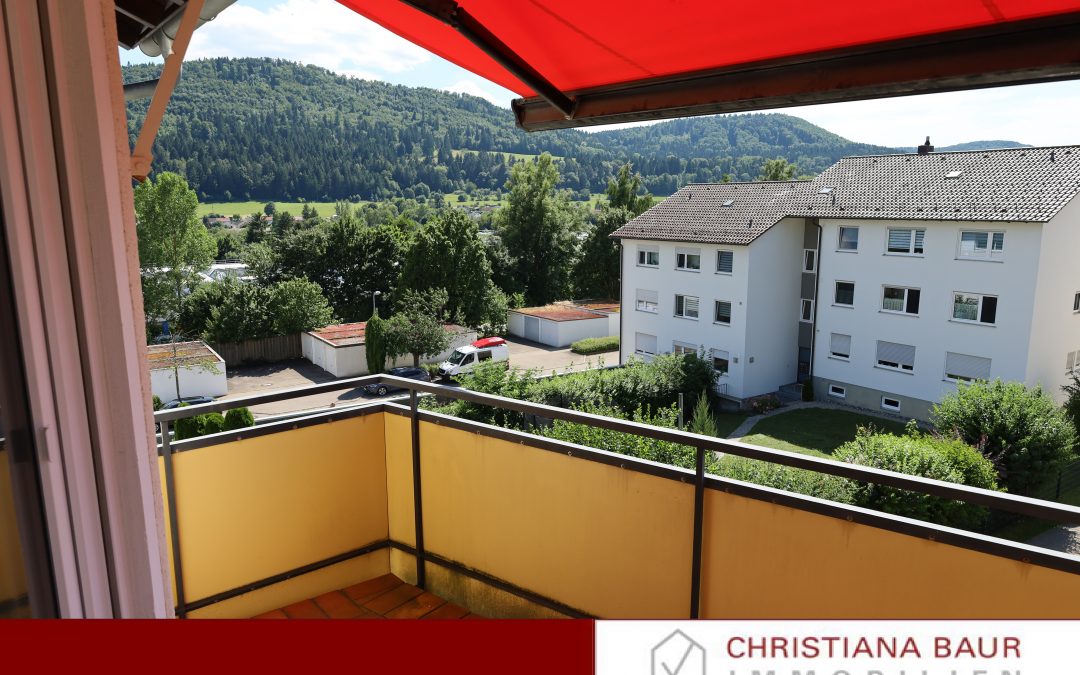 RENOVIERT MIT WEITBLICK: 4-Zimmer-Wohnung, Ebingen